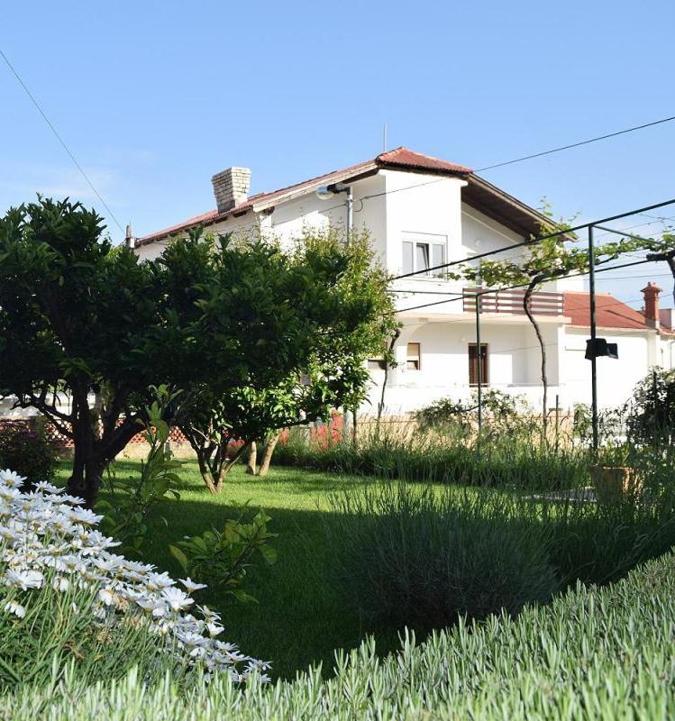 Apartments With A Parking Space Rab - 12383 Banjol Екстериор снимка