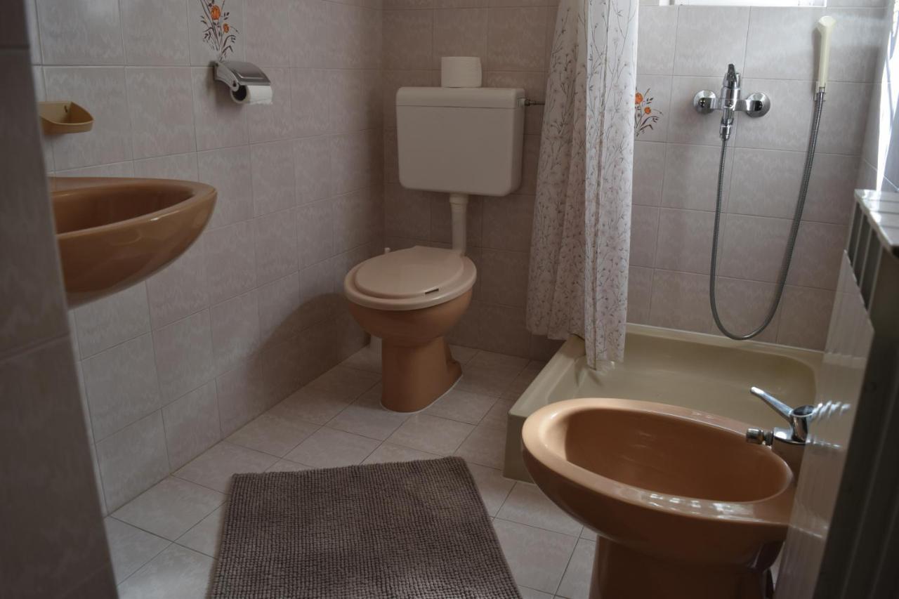 Apartments With A Parking Space Rab - 12383 Banjol Екстериор снимка