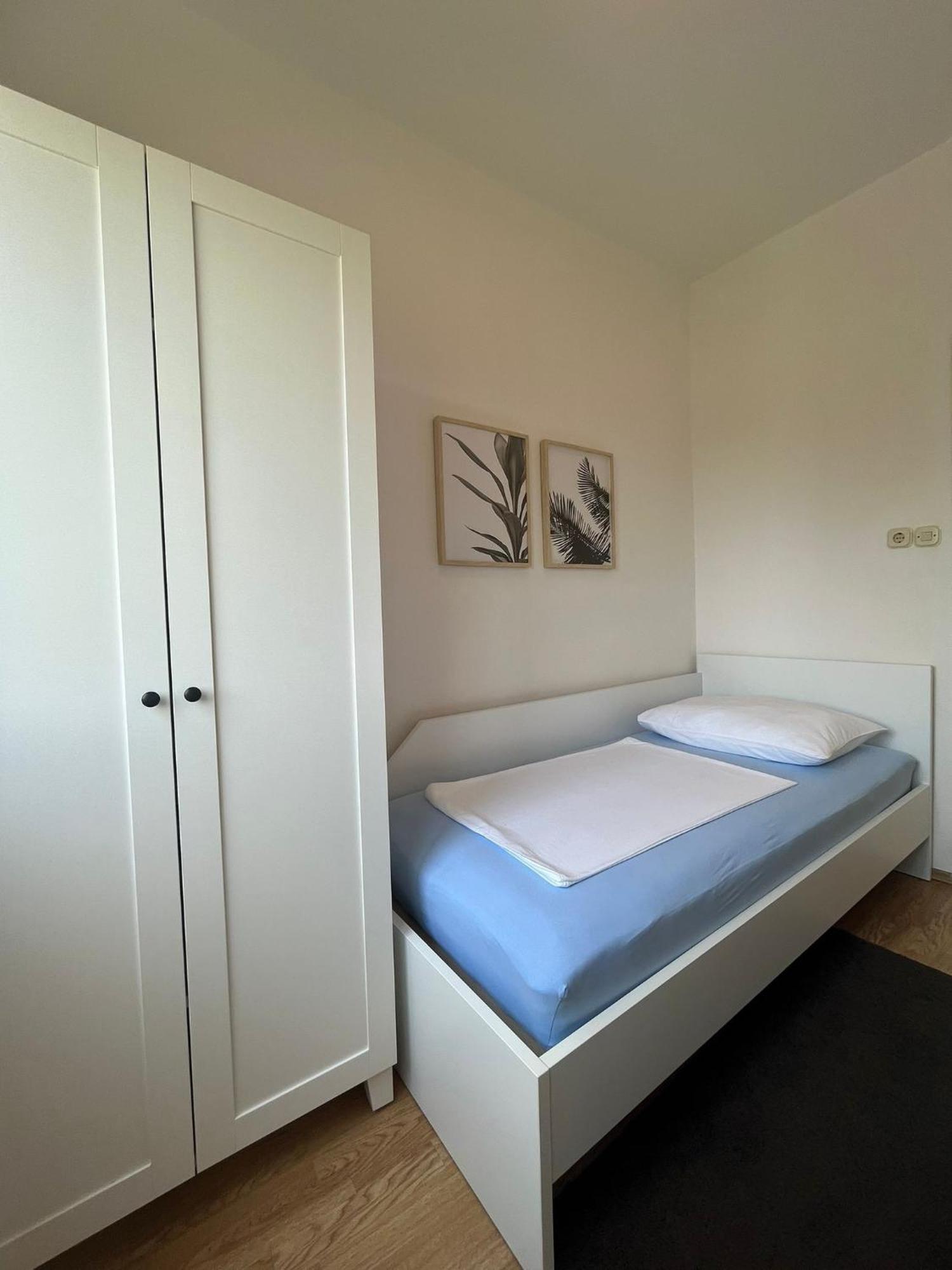 Apartments With A Parking Space Rab - 12383 Banjol Екстериор снимка